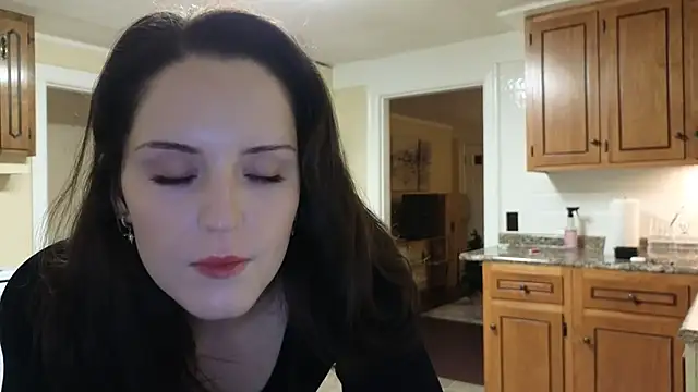 Snapshot of sexylilly69 chatting on November 24, 11:05 pm sexylilly69 online show from November 24, 11:05 pm