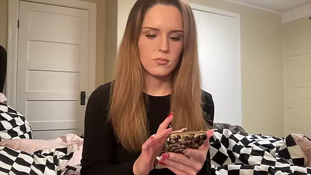 sexylilly69 online show from May 8, 12:03 am