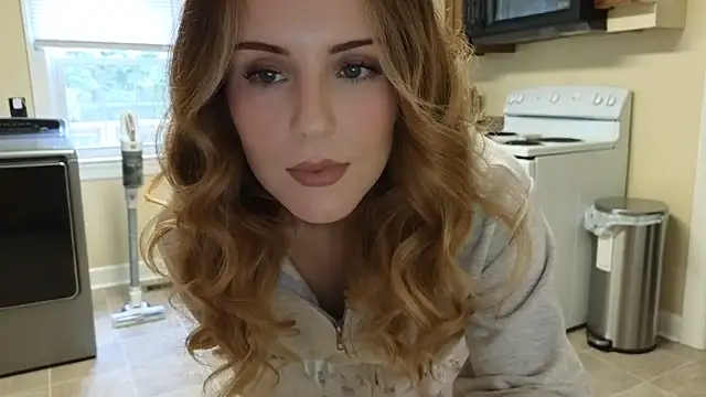 sexylilly69 online show from June 6, 11:10 pm
