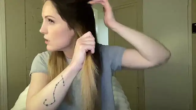 sexylilly69 online show from June 11, 2:53 am