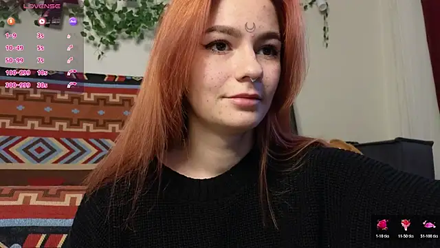 girl with snaketatto0 online show from November 27, 4:02 am