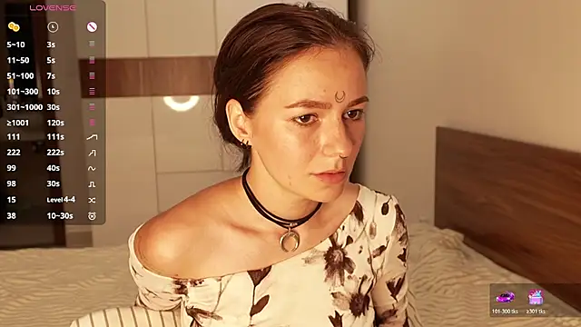 girl with snaketatto0 online show from June 5, 2:05 am