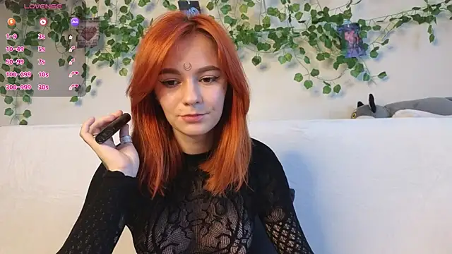 girl with snaketatto0 online show from October 18, 2:35 am
