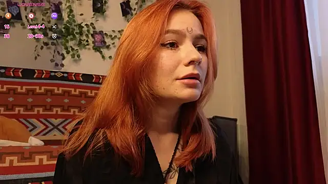 girl with snaketatto0 online show from December 5, 4:44 am