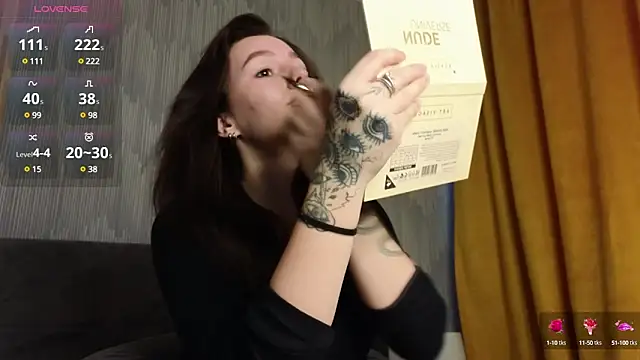 girl with snaketatto0 online show from February 20, 3:34 am
