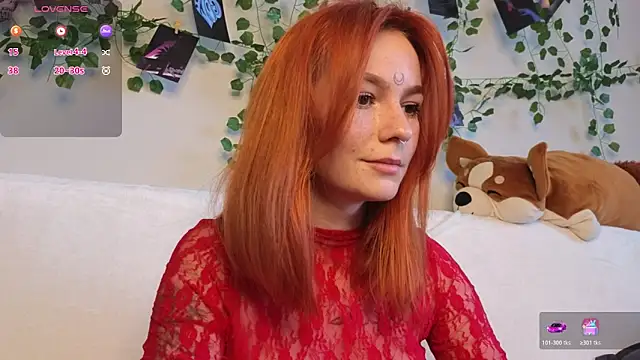 girl with snaketatto0 online show from October 19, 3:31 am