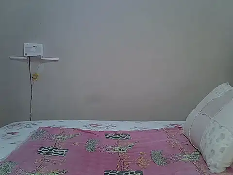 Snapshot of Cariepink chatting on July 1, 7:20 am Cariepink online show from July 1, 7:20 am