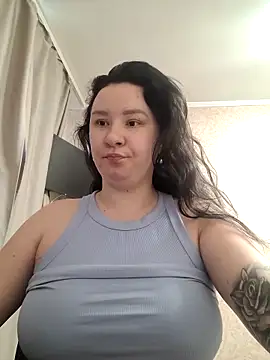 AlexaLexie online show from February 13, 8:36 am