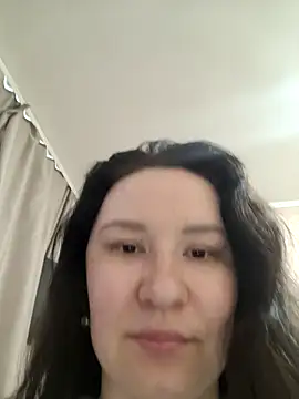 AlexaLexie online show from April 15, 5:35 am