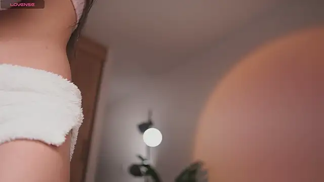 Snapshot of GigiLee_ chatting on October 28, 12:22 am GigiLee online show from October 28, 12:22 am