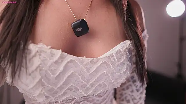 GigiLee  online show from April 12, 1:42 am