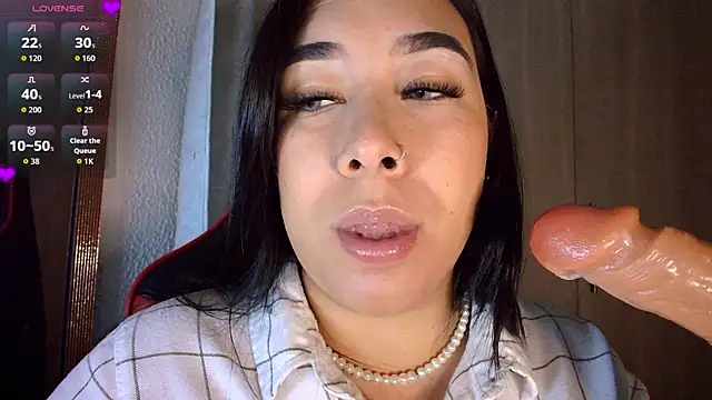 leahtemptation3 online show from December 19, 8:27 am