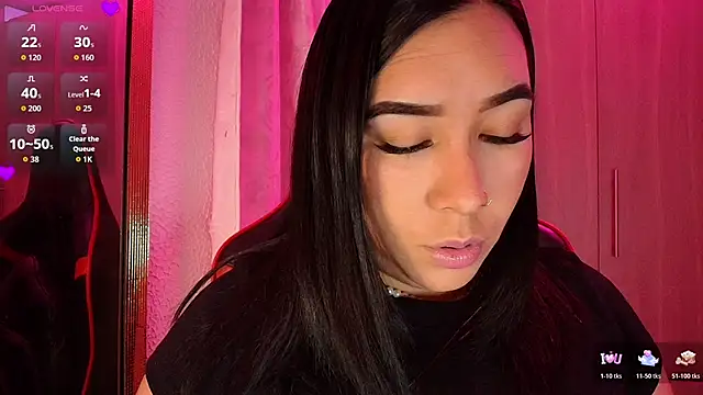 leahtemptation3 online show from November 28, 9:26 pm