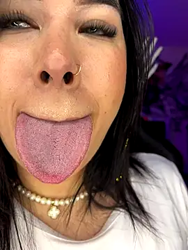 leahtemptation3 online show from October 29, 6:56 am