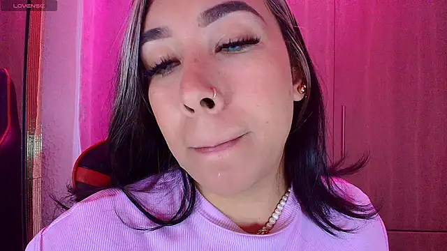 leahtemptation3 online show from March 19, 8:36 am