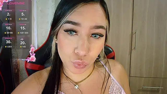 leahtemptation3 online show from April 23, 9:05 am