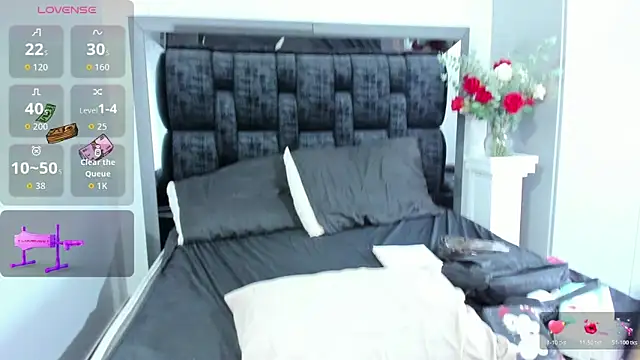 Snapshot of Arianna_Jones1 chatting on February 7, 9:56 pm Arianna Jones1 online show from February 7, 9:56 pm