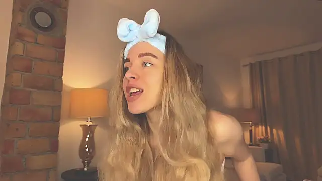 hotexclusive  online show from December 7, 5:21 am