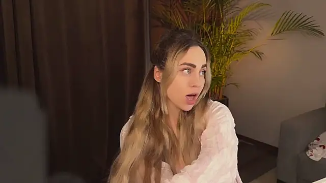 hotexclusive  online show from April 27, 7:56 pm