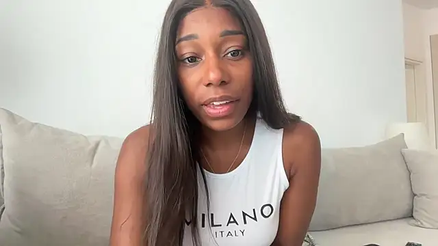 Snapshot of smileybabe chatting on June 19, 2:23 pm smileybabe online show from June 19, 2:23 pm