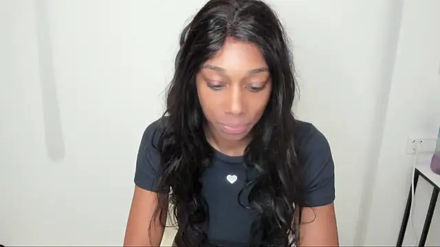 Snapshot of smileybabe chatting on February 15, 8:23 pm smileybabe online show from February 15, 8:23 pm