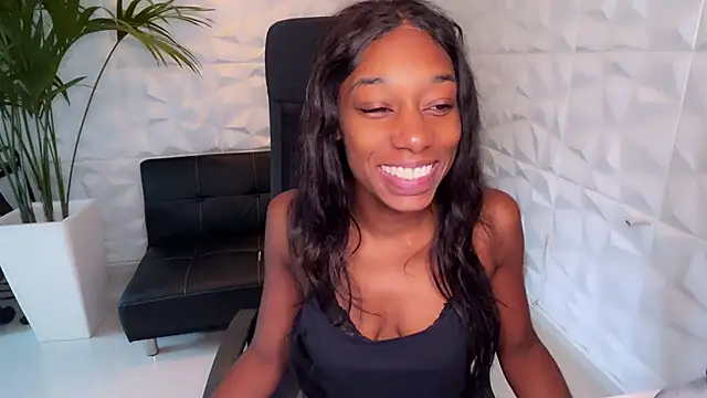 Snapshot of smileybabe chatting on January 15, 9:13 am smileybabe online show from January 15, 9:13 am