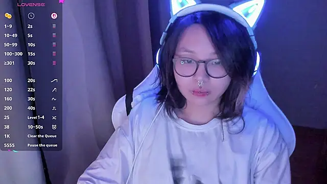 maydaykimmy online show from April 4, 8:59 pm