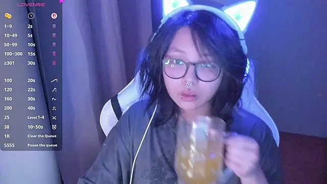 maydaykimmy online show from April 10, 9:44 pm