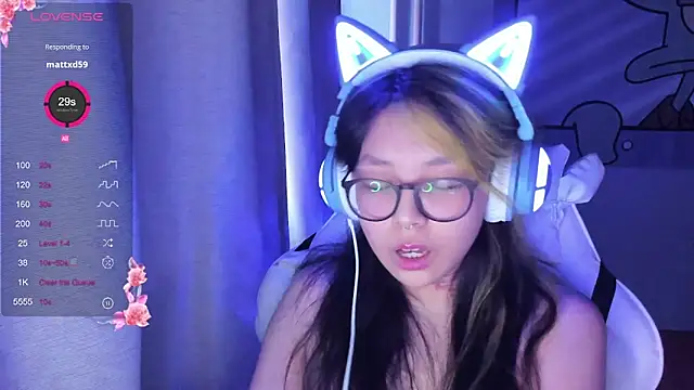 Snapshot of maydaykimmy chatting on February 8, 5:51 am maydaykimmy online show from February 8, 5:51 am