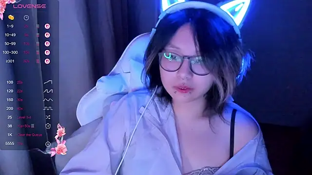 maydaykimmy online show from December 22, 8:42 pm