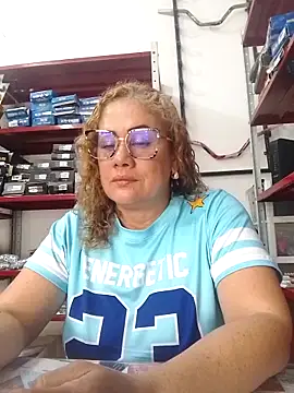 sophiahunt286 online show from December 17, 2:11 pm