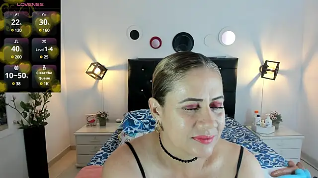 sophiahunt286 online show from February 1, 9:51 pm