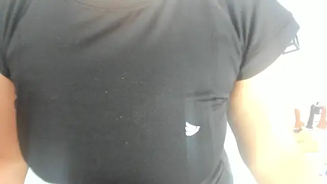 Snapshot of sophiahunt286 chatting on January 16, 9:19 pm sophiahunt286 online show from January 16, 9:19 pm