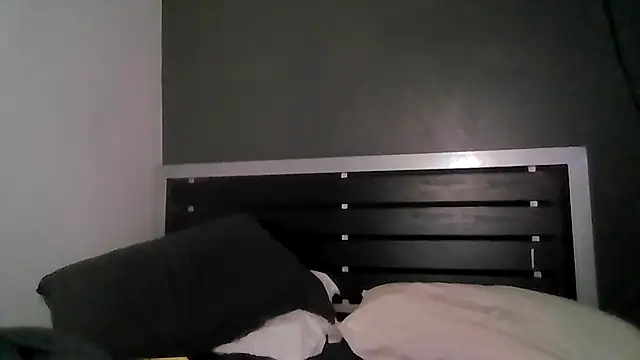 Snapshot of goddessdaisysky chatting on July 7, 3:42 am goddessdaisysky online show from July 7, 3:42 am
