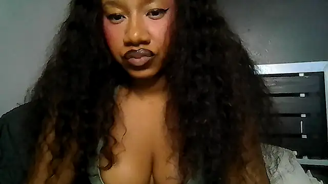 Snapshot of goddessdaisysky chatting on June 5, 5:12 am goddessdaisysky online show from June 5, 5:12 am