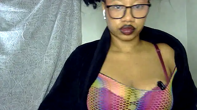 Snapshot of goddessdaisysky chatting on December 14, 6:08 am goddessdaisysky online show from December 14, 6:08 am