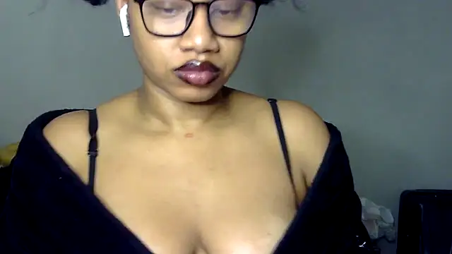 Snapshot of goddessdaisysky chatting on December 2, 8:10 pm goddessdaisysky online show from December 2, 8:10 pm