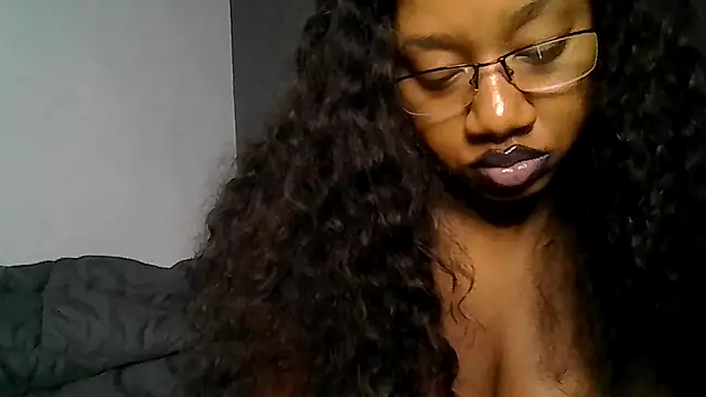 Snapshot of goddessdaisysky chatting on June 13, 3:37 am goddessdaisysky online show from June 13, 3:37 am