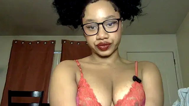 Snapshot of goddessdaisysky chatting on November 28, 10:10 pm goddessdaisysky online show from November 28, 10:10 pm