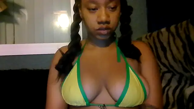 Snapshot of goddessdaisysky chatting on June 28, 4:19 am goddessdaisysky online show from June 28, 4:19 am