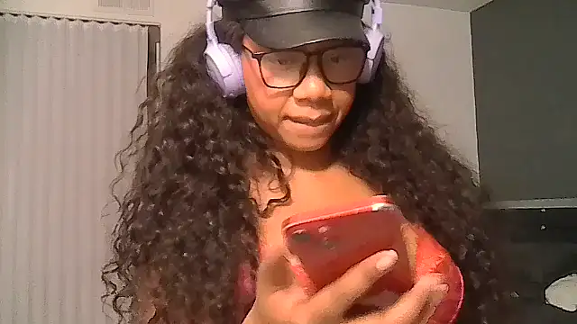 goddessdaisysky online show from April 10, 5:25 am