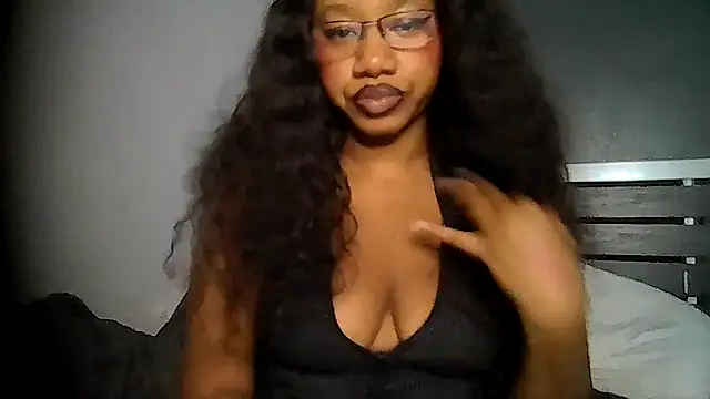 Snapshot of goddessdaisysky chatting on June 17, 2:22 am goddessdaisysky online show from June 17, 2:22 am