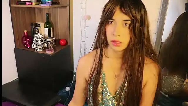 Snapshot of _lucy_white_ chatting on December 30, 2:20 am lucy white online show from December 30, 2:20 am