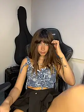  lucy white  online show from May 21, 12:30 am