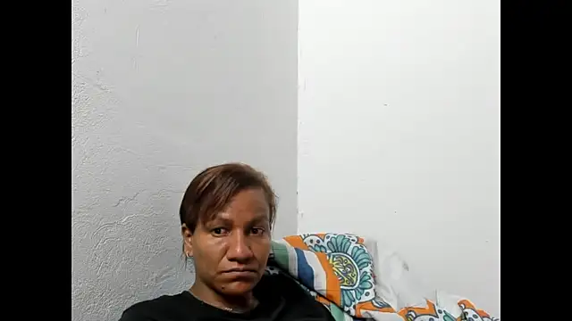 Snapshot of Laflaka22 chatting on December 21, 2:41 am Laflaka22 online show from December 21, 2:41 am