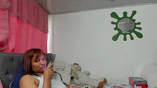 Snapshot of Laflaka22 chatting on October 25, 9:26 pm Laflaka22 online show from October 25, 9:26 pm