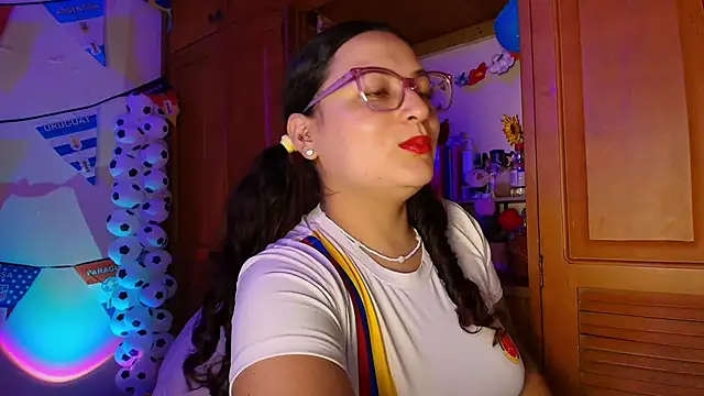 Snapshot of eva_rosse69 chatting on June 27, 12:22 pm eva rosse69 online show from June 27, 12:22 pm