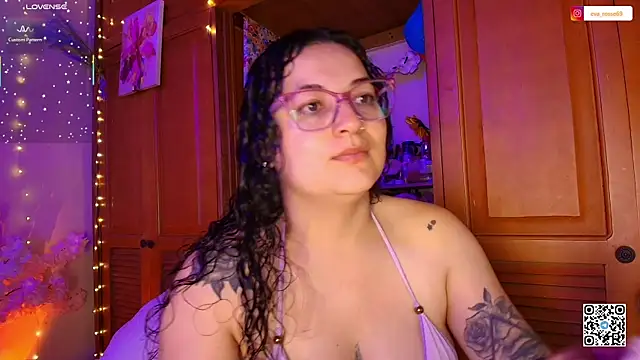 Snapshot of eva_rosse69 chatting on June 10, 12:06 pm eva rosse69 online show from June 10, 12:06 pm