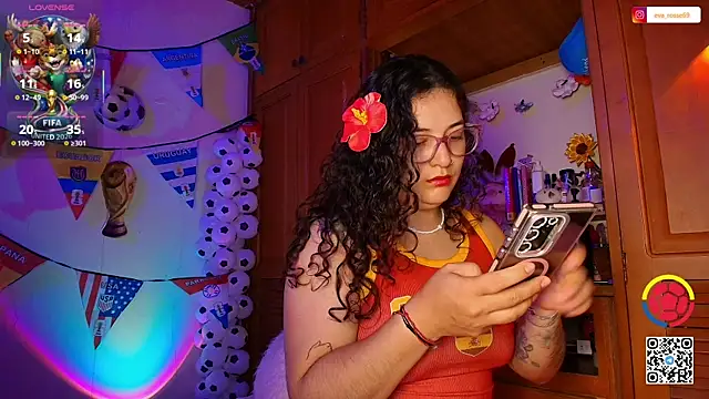 Snapshot of eva_rosse69 chatting on June 26, 12:22 pm eva rosse69 online show from June 26, 12:22 pm