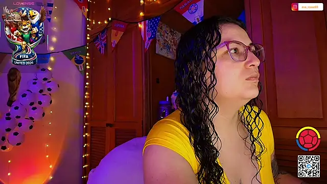 Snapshot of eva_rosse69 chatting on June 17, 12:04 pm eva rosse69 online show from June 17, 12:04 pm